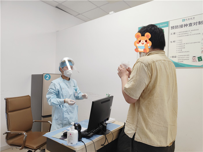 【番禺台】记者直击番禺第一批吸入式新冠疫苗接种现场，据说“有点甜”……