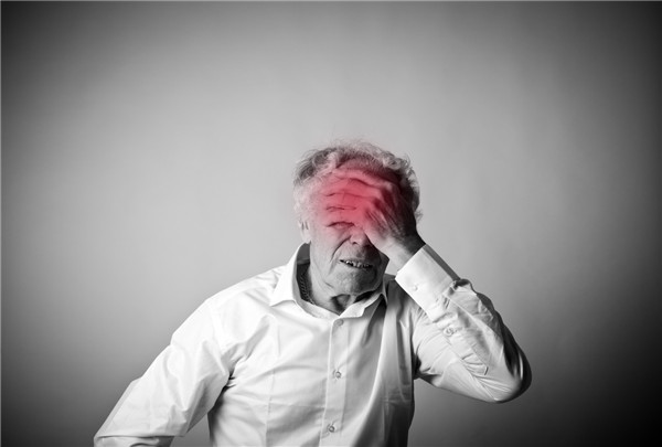 六旬大叔大面积脑梗危在旦夕，祈福医院卒中团队紧急微创“吸”出血栓救命